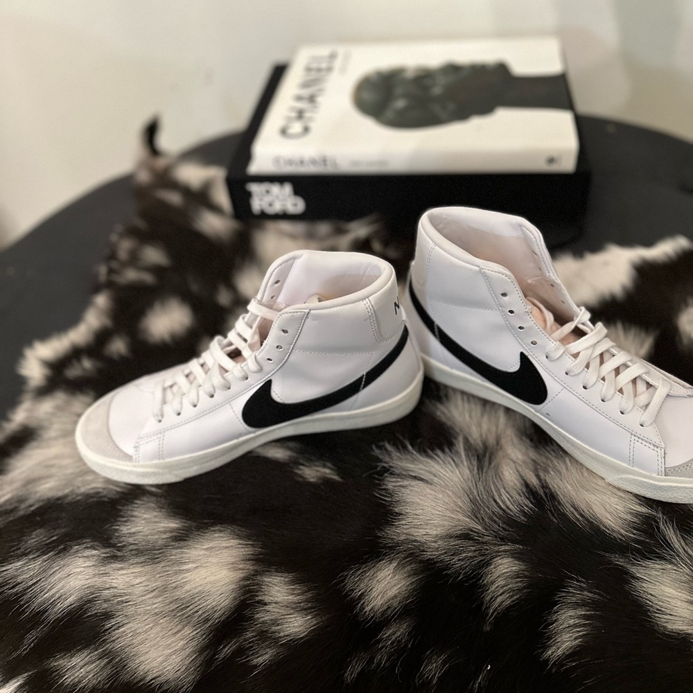Nike Blazer Mid  77